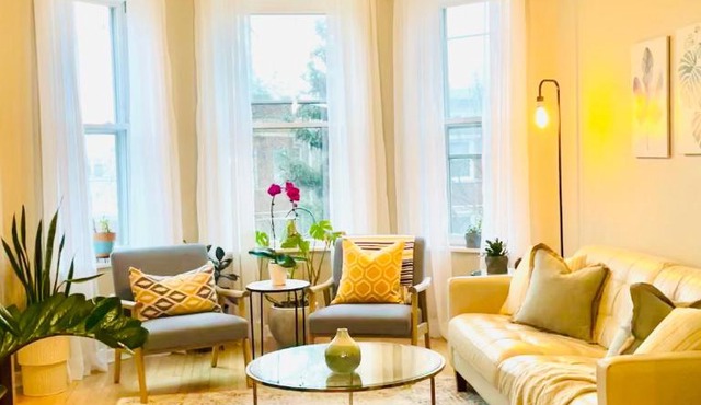 Sunny, Spacious, 3BR 1BA Davlin INN Chicago