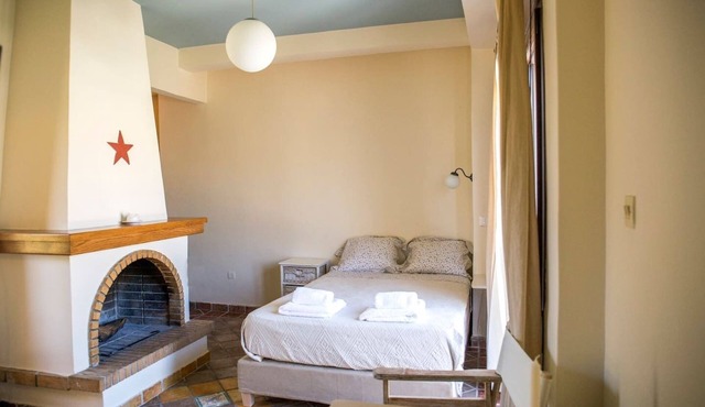 Sunny Top Floor Studio/Excellent Athens view