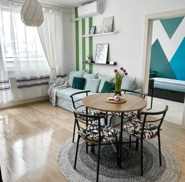 Sunny View 2BR Apartment with Terrace - near VIVO and Amethyst