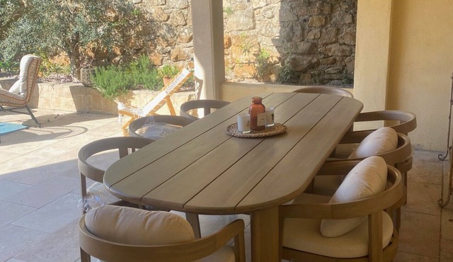 Sunny villa with pool - South of France