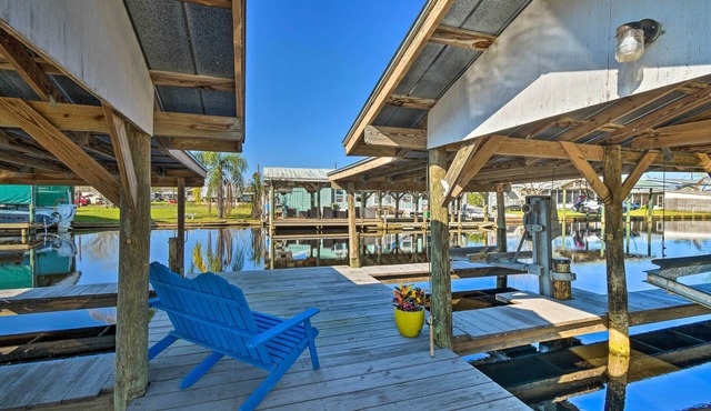 Sunny Waterfront Welaka Home w/Private Dock!