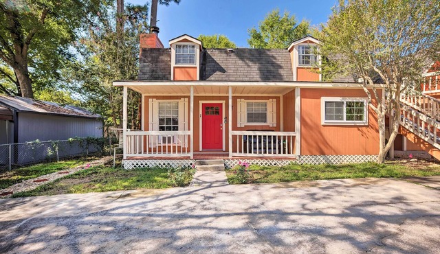 Sunny Willis Escape w/Deck & Lake Access!