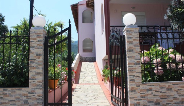 Sunray Studios Stavros
