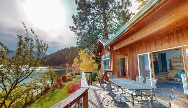 `Sunrise` formally Queens Court Wallowa lakefront