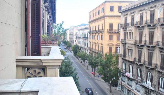 Sunrise Hostel & Rooms