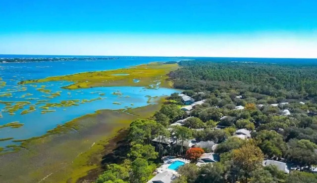 Sunrise Showcase - Serene direct river view!
