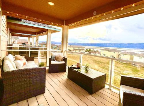 Sunserra Villa! Movie Room, Family Friendly, BBQs, Pools, Free Golf!