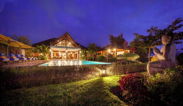 ☀Sunset☀ Beachfront Dreamvilla Lovina with pool