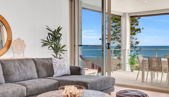 Sunset Delight Hamptons style Beachfront Living
