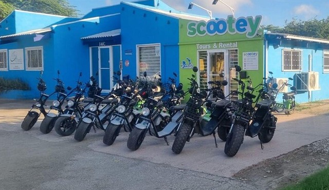 Sunset Island Tour in Aruba on Electric Scooter (1 or 2-seater)