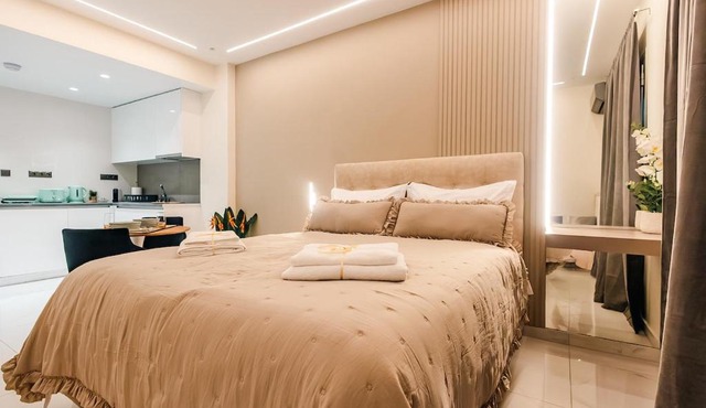Sunset luxury studio by the sea