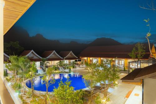 Sunset Mountain View Resort