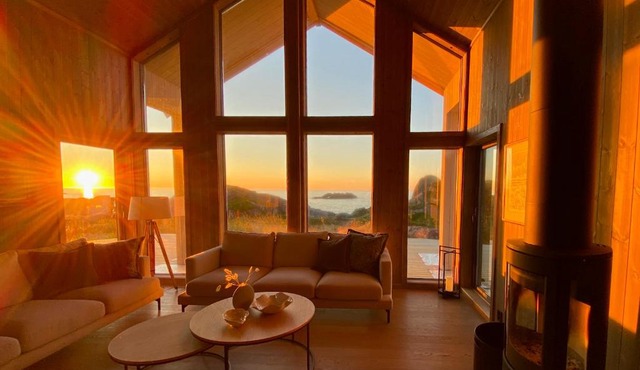 Sunset Panorama - Superior Cabin Lofoten