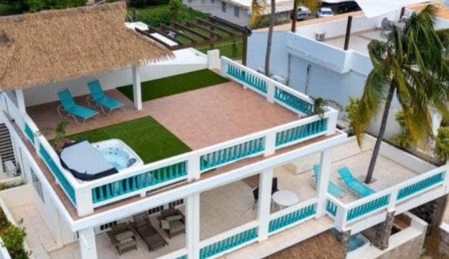 Sunset Paradise, Villa 1 - Oceanfront - 8 guests