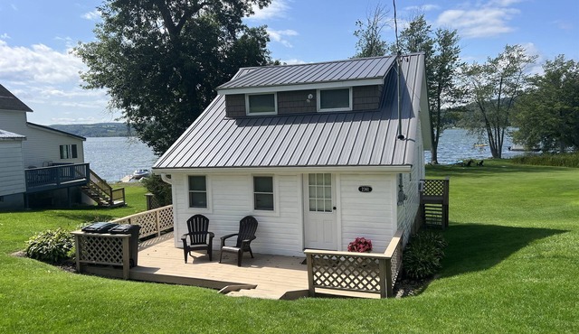 Sunset Retreat - Delightful Cottage on Canadarago Lake