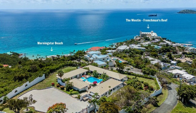 Sunset Sanctuary: Gorgeous 5br w/huge pool/deck & lots of space!