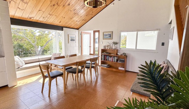 Sunset Sanctuary - Havelock North Holiday Home