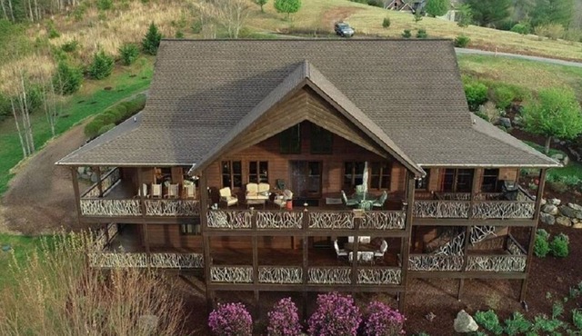 SUNSET VALLEY VIEW! LUXURY HOME WITH VIEWS FOR LARGE FAMILY OR FAMILY GATHERING!