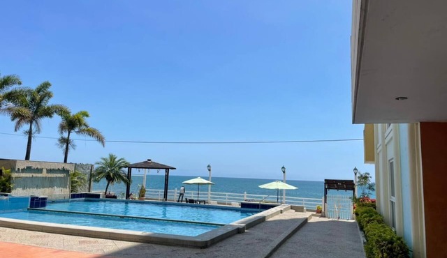 Sunset View Duplex Penthouse - Salinas