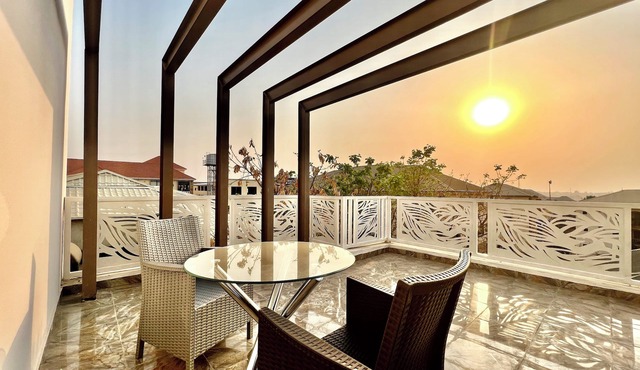 SUNSET VIEW PENTHOUSE CONDO at UTAKO ABUJA. 24hrs LIT with AC, WIFI & KITCHEN