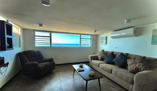 Sunset View Window w/ King Bed, Modern Beach Apartment