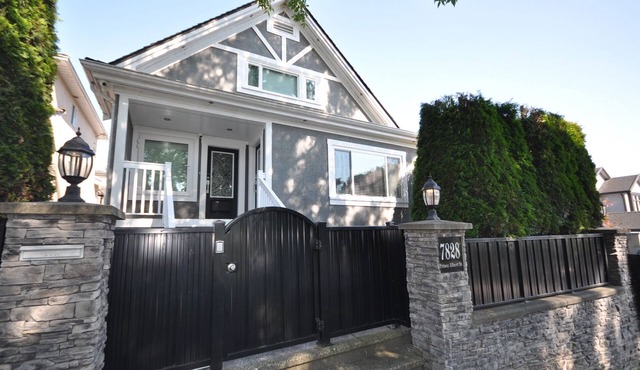 Sunset Views Luxurious 3 Bedroom Castle Home