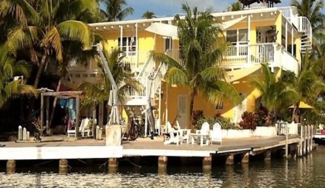 Sunset Villas - Affordable Open Waterfront Accommodations with Dockage & Ramp