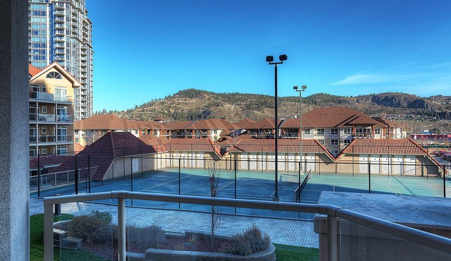 Sunset Waterfront Resort by KelownaGo