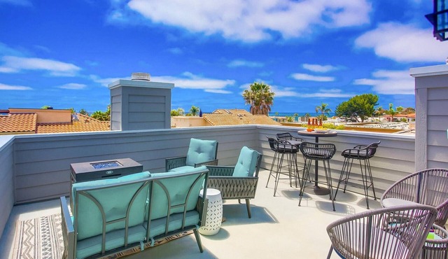 Sunset West | La Jolla 5BR with Rooftop Deck