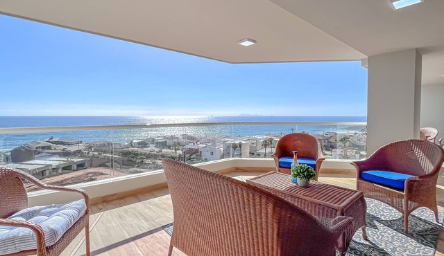 SunsetParadise-Jolla Excellence-Indoorpool&Beach