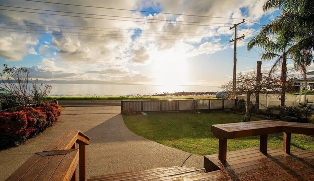 Sunsets by the Beach | Waterfront | Sleeps 8
