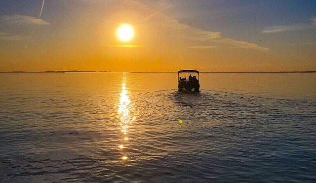 Sunsets on Simcoe - Waterfront Cottage!