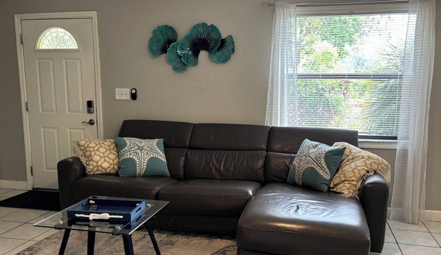 Sunshine Acre. King Master Suite & BIG Yard