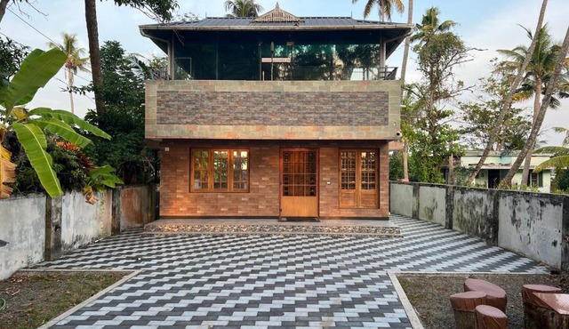 Sunshine Beach Villa - Kuzhuppilly