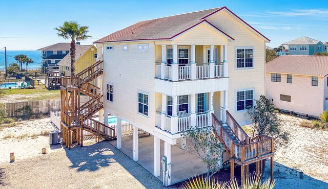 Sunshine & Savings 20% OFF! Family-Friendly w/Private Pool, Gulf Views