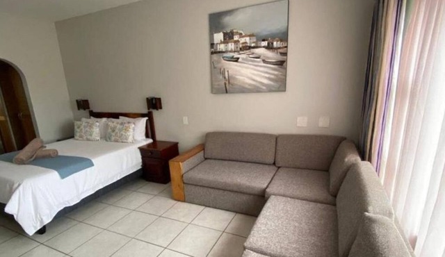 Suntide Cabanas ground floor studio apartment, Margate beach