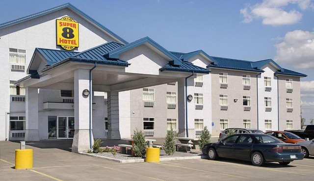 Super 8 by Wyndham Fort Saskatchewan