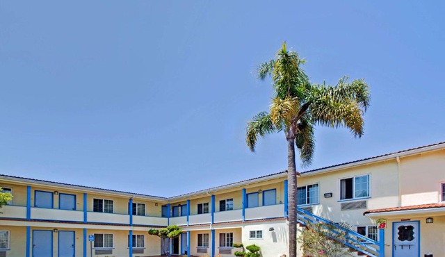 Super 8 by Wyndham Berkeley