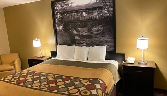 Super 8 by Wyndham Eau Claire WI