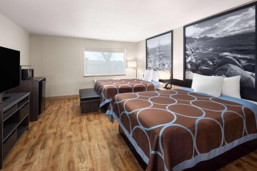 Super 8 by Wyndham Fallon
