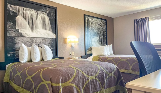 Super 8 by Wyndham Indianapolis/Emerson Ave