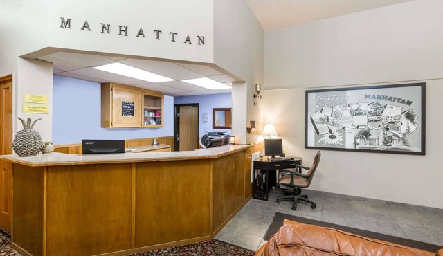 Super 8 by Wyndham Manhattan KS