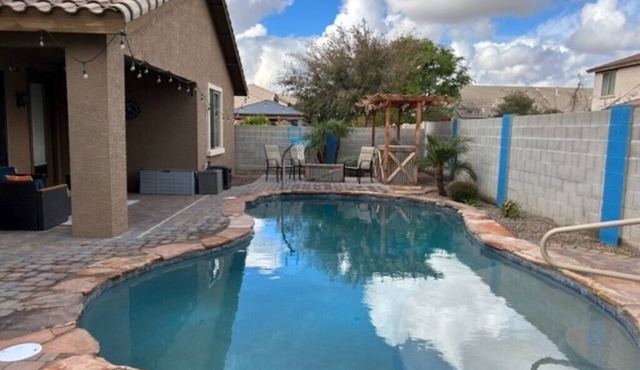 ☀️Super Bowl Ready!☀️ private home, short walk to stadium.