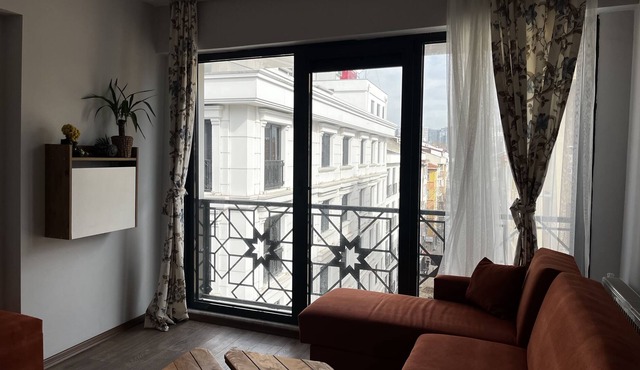 Super Central 1+1 Apartment in Kadikoy