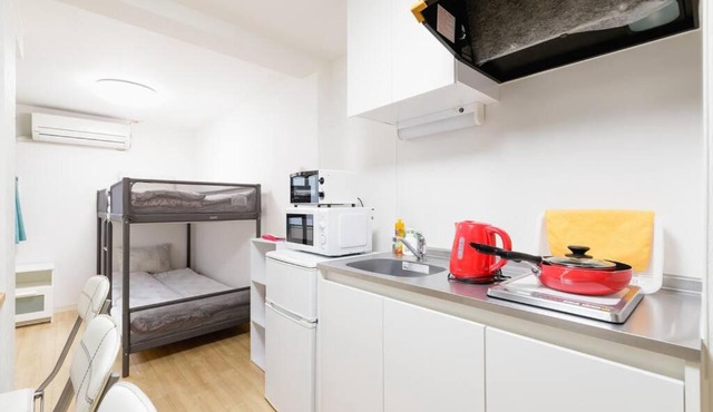 Super close to Dotonbori! Great location room#402