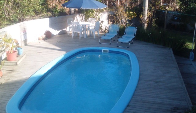Super comfortable house, pool, barbecue, splits, cable tv, internet.