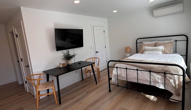Super Comfy & Relaxing Studio Located in the Heart of Vancouver.
