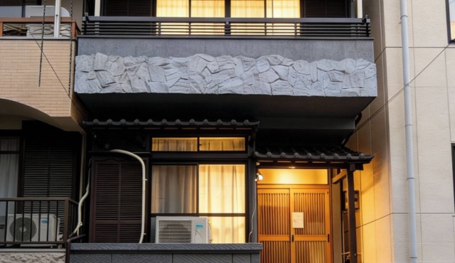 Super Convenient! | 1 Min to Subway | 10 Mins to Umeda | 3 Lines around | House