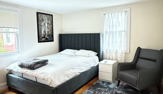 super convenient 3-bedroom 2-bath house with Backyard in Boston