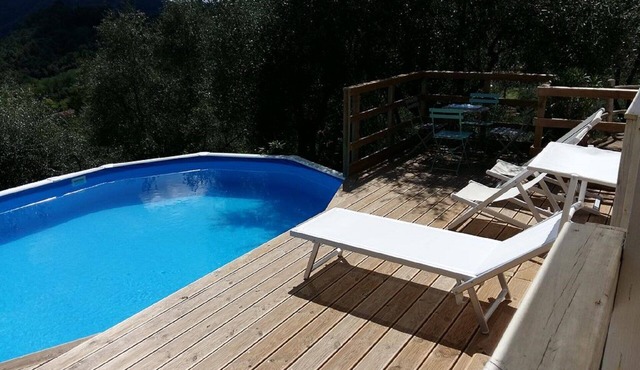 Super nice house with pool, garden and tasteful furnishings.